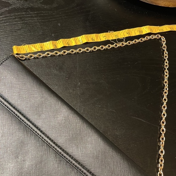 Black textured vinyl shoulder bag with gold hardware - Picture 6 of 10